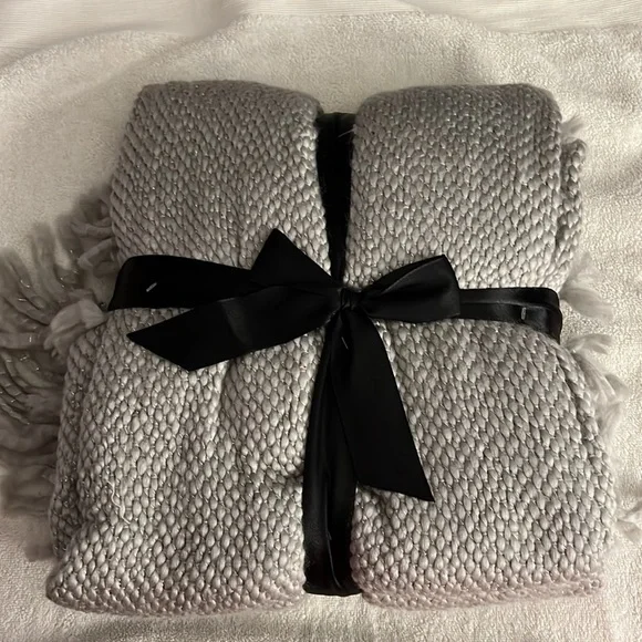 Christian Siriano Woven Lurex blanket - Picture 3 of 3